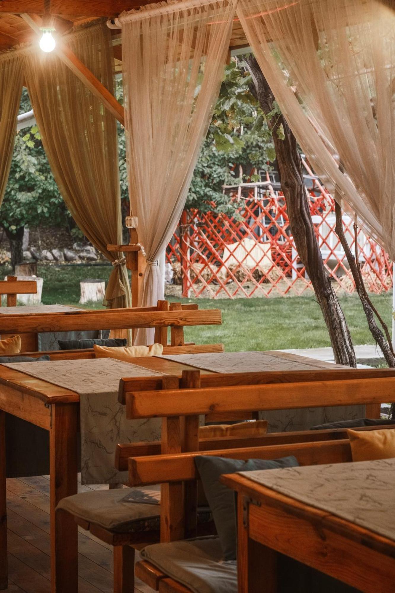 Tes Hotel Osh Exterior photo